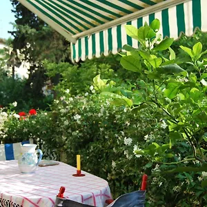 https://guest-house-le-ortensie.it-tuscanyhotel.com